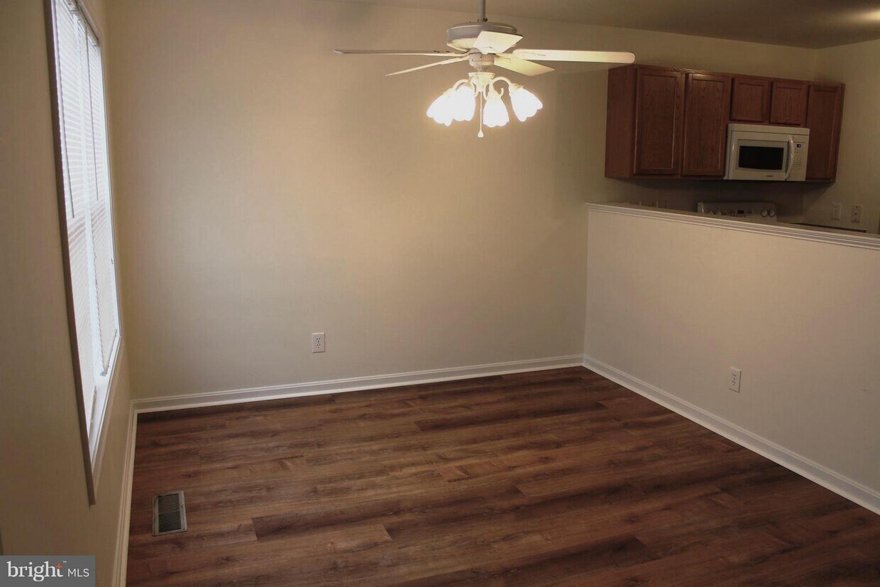 20 Creedmore Dr, Bunker Hill, WV 25413 Townhome Rentals in Bunker