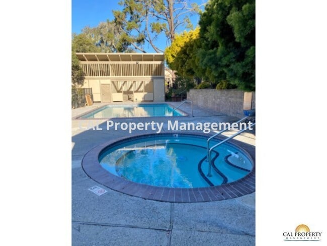 Building Photo - Stunning 2 bed/2 bath Condo Located in Mon...