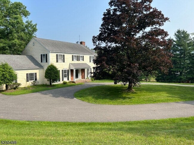 Foto del edificio - 62 Potterstown Rd