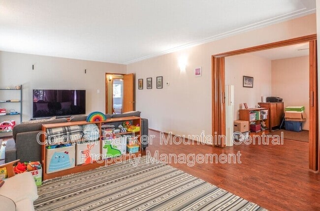 Photo du bâtiment - 11628-11691 91 St NW