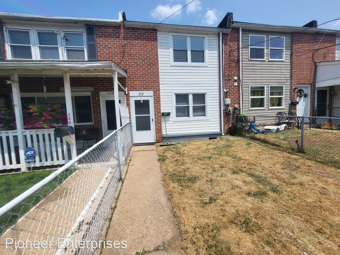 Primary Photo - 3 br, 1 bath House - 352 Bigley Ave