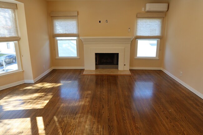 Building Photo - 6351 Orange St
