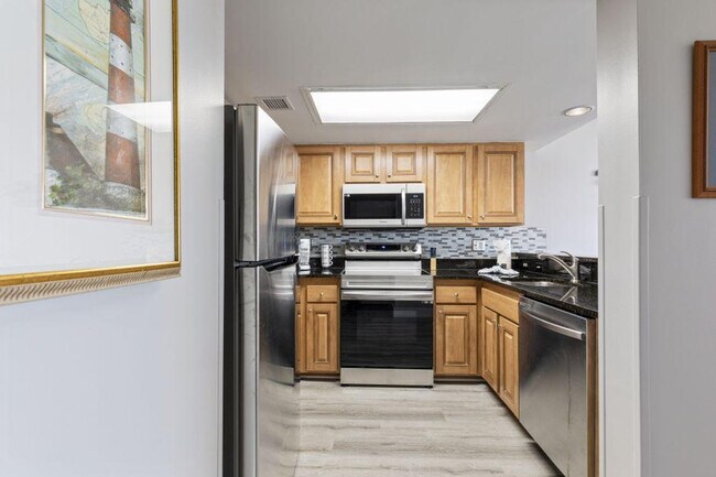 Foto del edificio - 1700 N Ocean Blvd