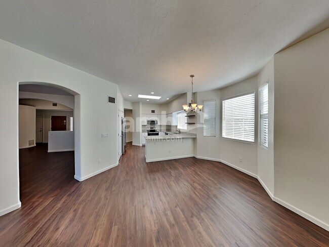 Foto del edificio - 10191 N Tarheel Pl