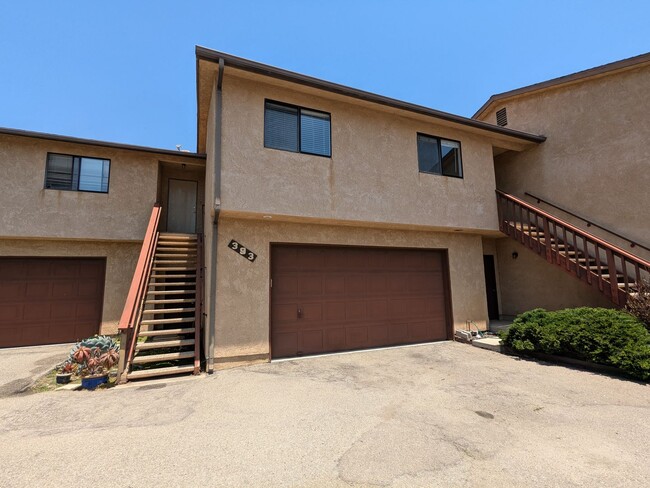 Building Photo - 393-395 Hillview St