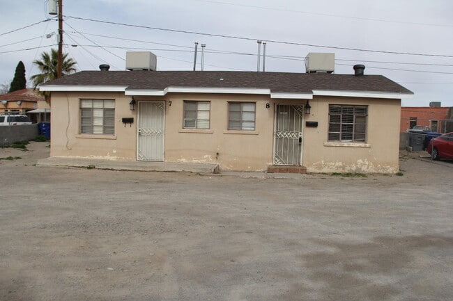Foto del edificio - 8907 Old County Dr