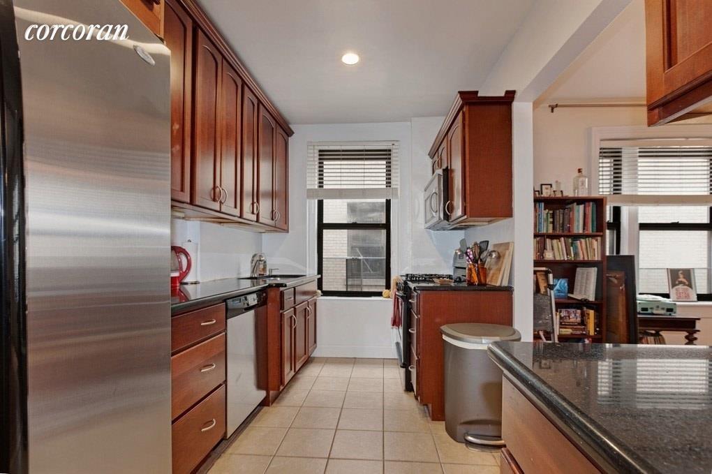Primary Photo - 69 Tiemann Pl