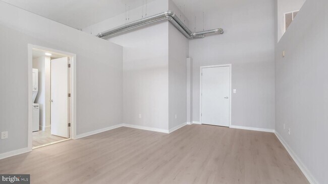 Building Photo - 444 N 4th St
