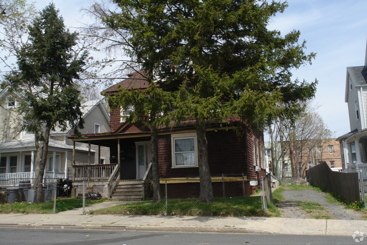 Building Photo - 189 Garfield Ave
