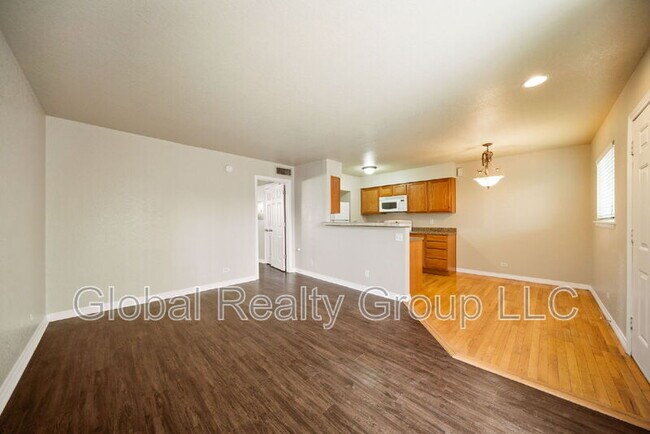 Foto del edificio - 255 E Rampart Dr