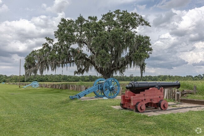 Chalmette is home to the Chalmette Battlefield which commemorates the Battle of New Orleans.
