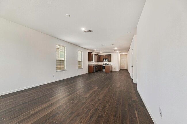 Building Photo - 240 Seven Pnes Dr