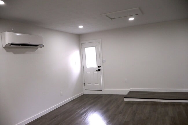 Building Photo - 5502 Ashgate Dr