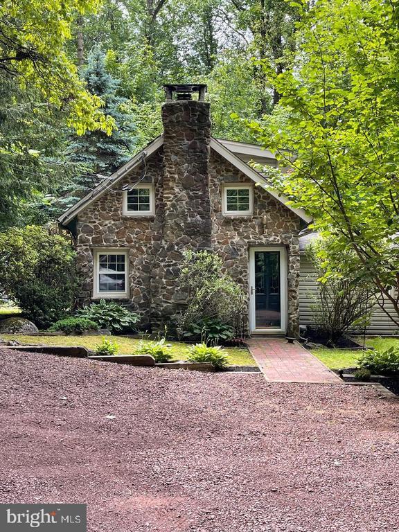 Primary Photo - 2744 Hill Rd