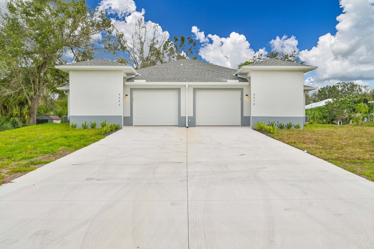 Primary Photo - ** Brand New 3 Bed/2Bath ~ 1 Car Garage ~ ...