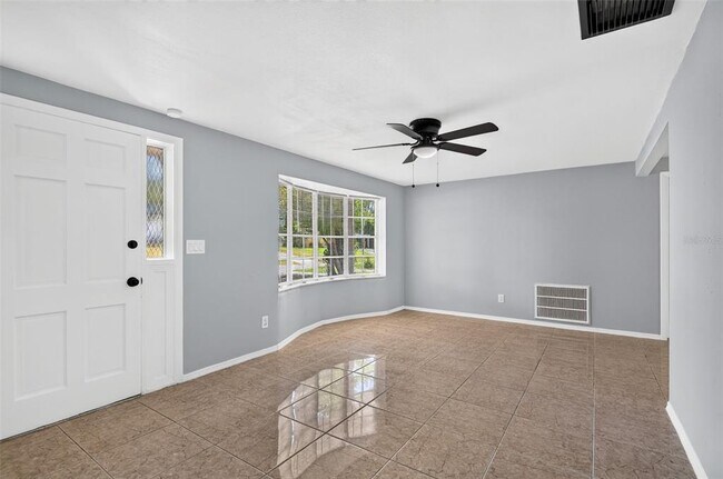 Foto del edificio - 4125 Oakfield Ave