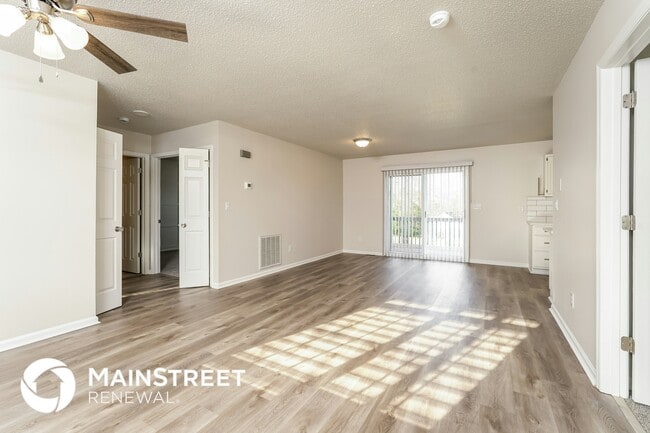 Foto del edificio - 19 Grace Dr