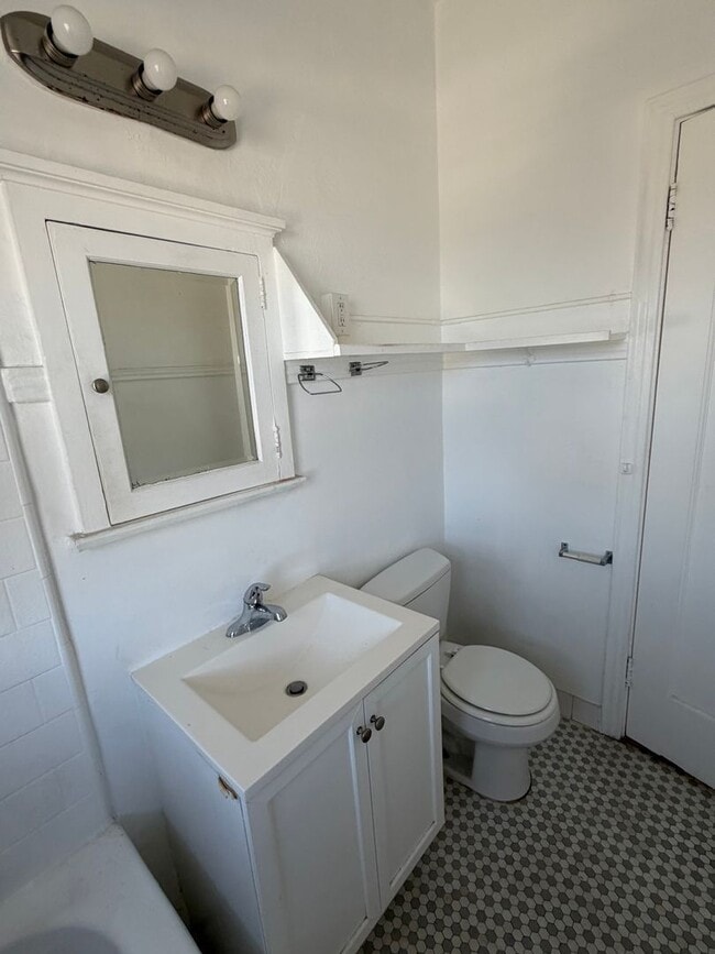 Building Photo - 1030 E Ocean Blvd