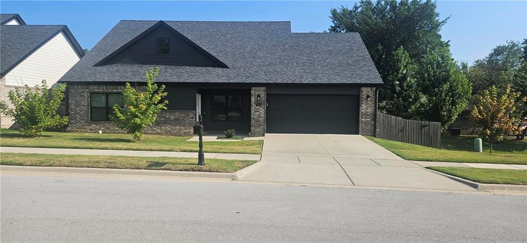 Primary Photo - 310 W Kinniburgh Dr