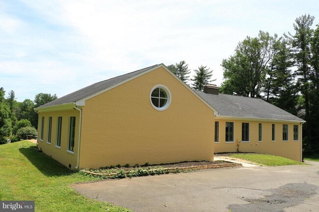 Building Photo - Secluded Country Retreat with Picturesque ...