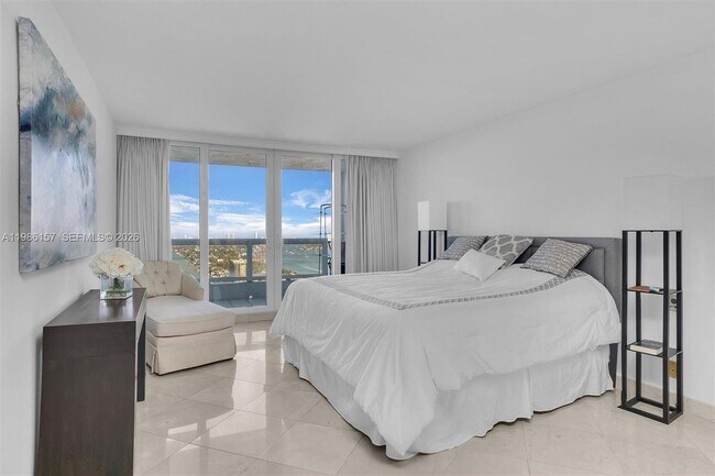 Foto del edificio - 1717 N Bayshore Dr