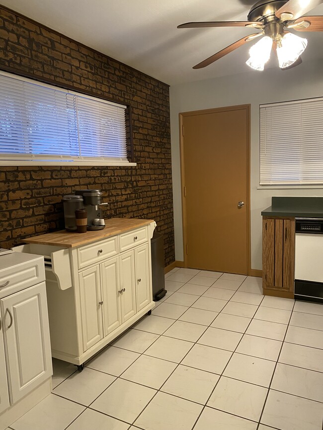 Kitchen - 150 Gilmore Dr