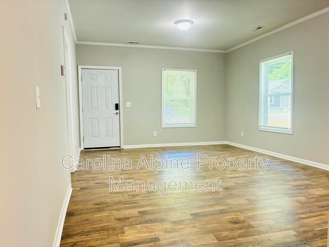 Building Photo - 418 Orange St