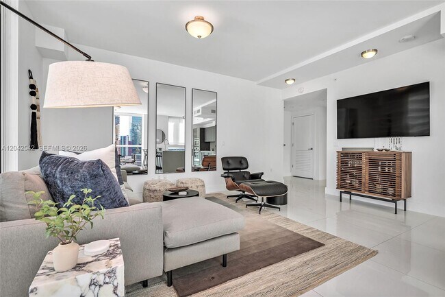 Building Photo - 1080 Brickell Ave