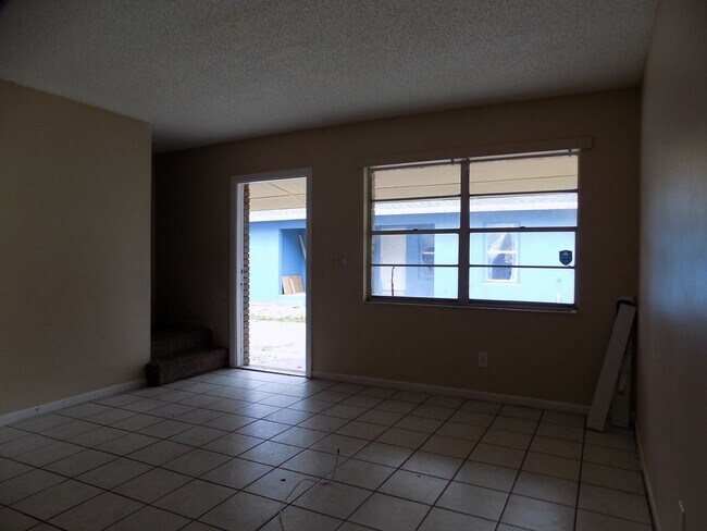 Foto del edificio - 3409 Ave R NW