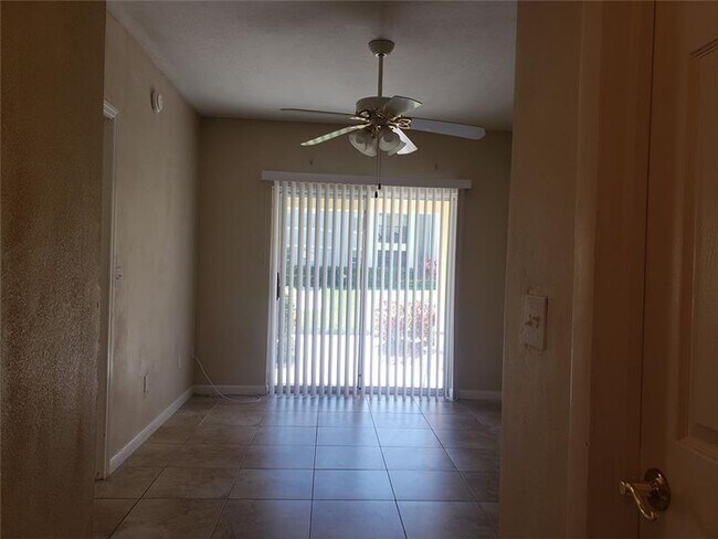Foto del edificio - 104 SW Peacock Blvd