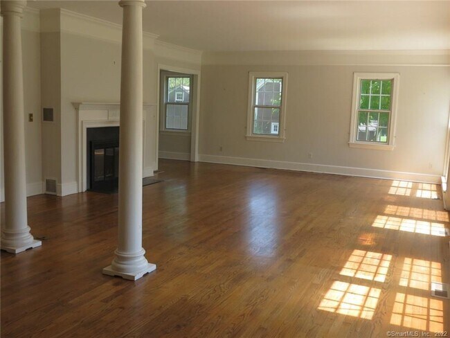 Foto del edificio - 57 Castle Meadow Rd