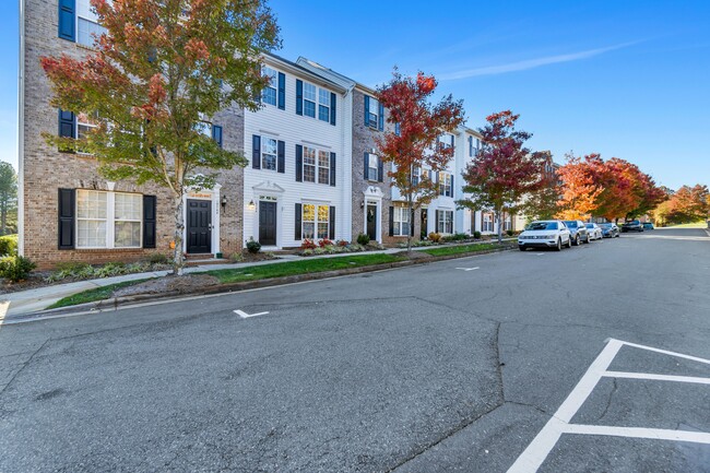 Foto del edificio - 15744 Kensington Palace Ln