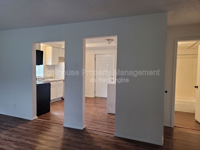 Foto del edificio - 2716 Nichols Rd