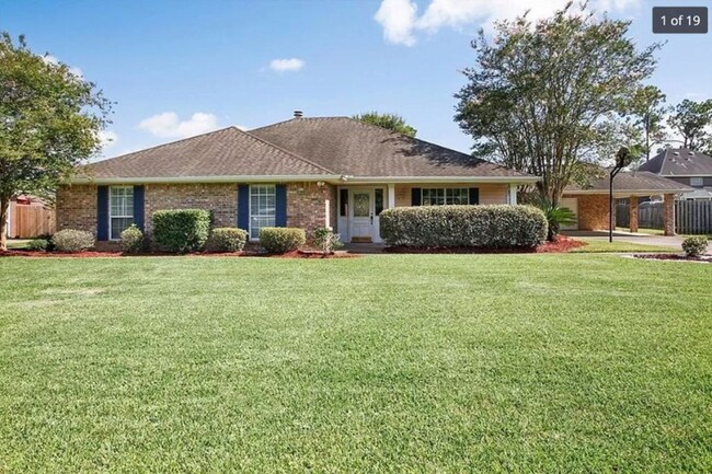 Foto del edificio - 1821 Linden Ln