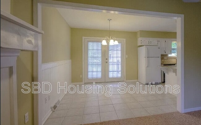 Building Photo - 512 NE Weathervane St