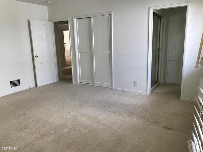 Foto del edificio - 3 br, 2 bath House - 2470 Lorain Rd