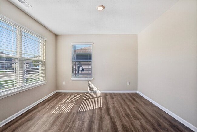 Foto del edificio - Fantastic 5bd/3ba home! Let yourself in!