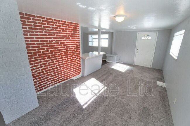 Foto del edificio - 2235 Iris St