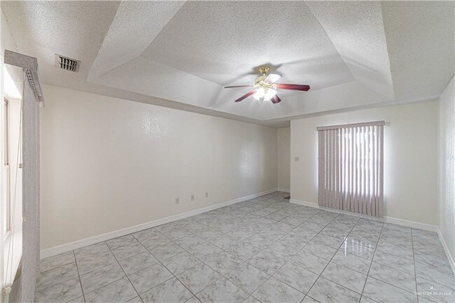 Building Photo - 16 Mynah Ave