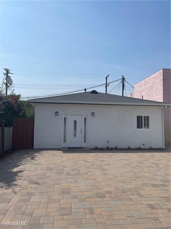 Building Photo - 2 br, 2 bath Duplex - 13913 Doty Ave # B