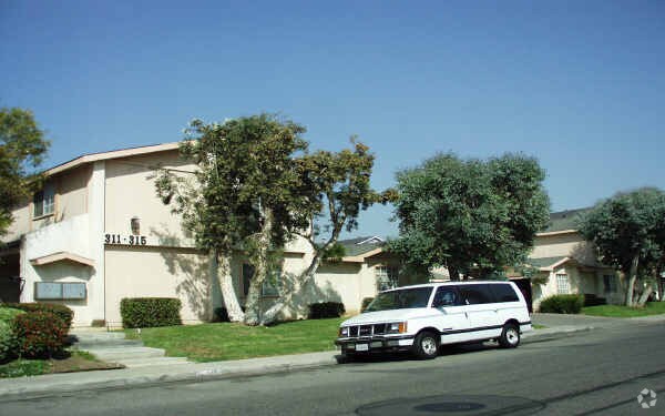 Building Photo - 303-315 W Mountain View Ave