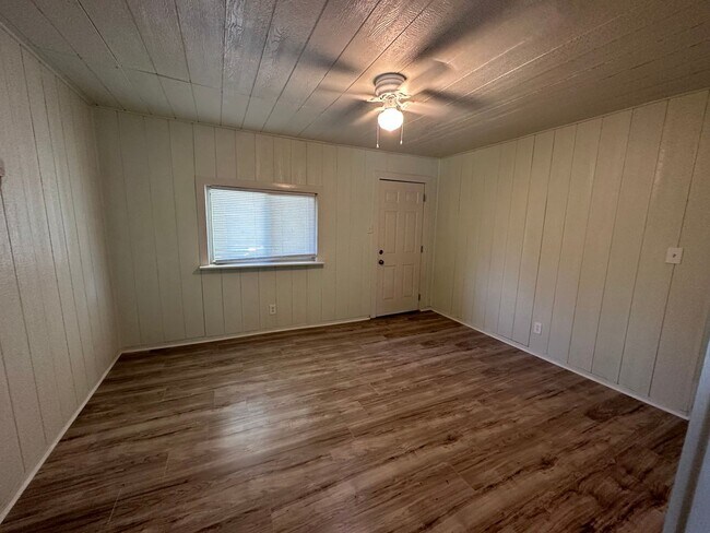 Foto del edificio - Remodeled 3 Bedroom House