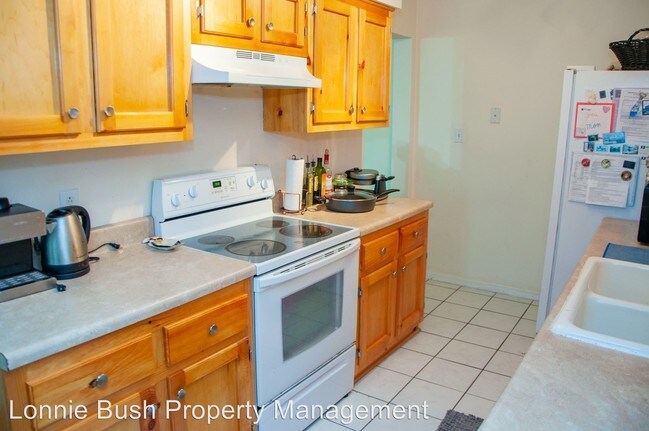 Building Photo - 3 br, 2.5 bath House - 700 Skipwith Rd