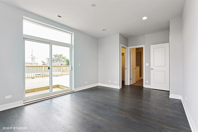 Foto del edificio - 3620 W Irving Park Rd