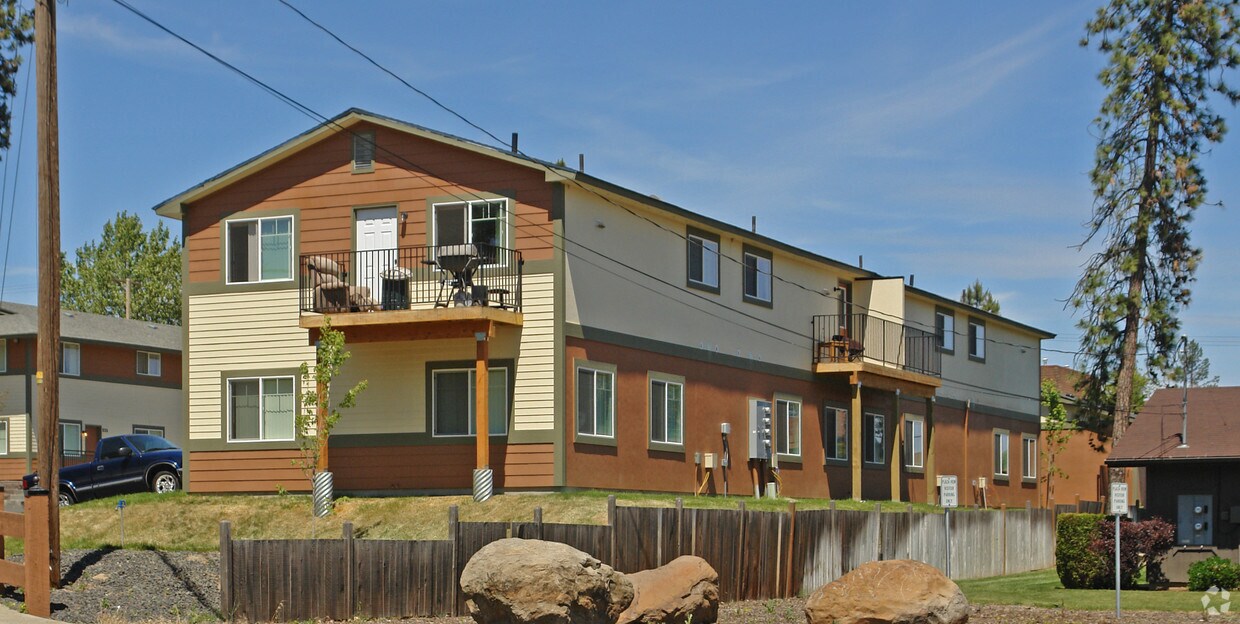 511525 4th St, Cheney, WA 99004 Apartments in Cheney, WA