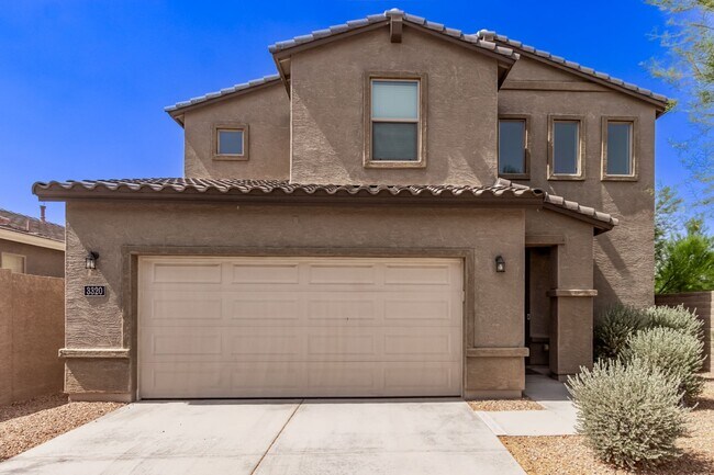 Foto del edificio - GATED COMMUNITY 5 bed/3.5 bath DOWNSTAIRS ...
