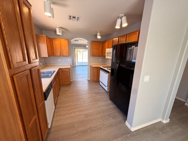 Building Photo - 12556 W Charter Oak Rd