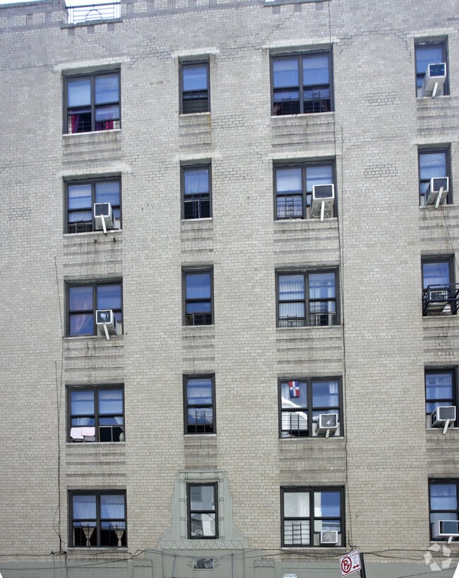 Building Photo - 2454 Tiebout Ave