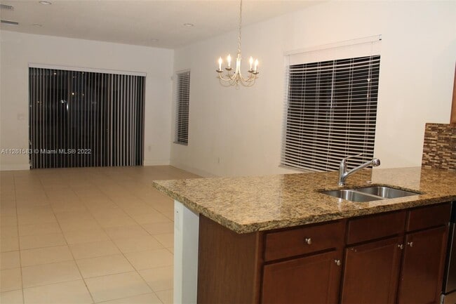 Foto del edificio - 3250 W 96 Pl