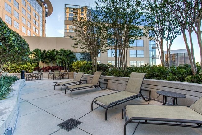 Foto del edificio - 155 S Court Ave